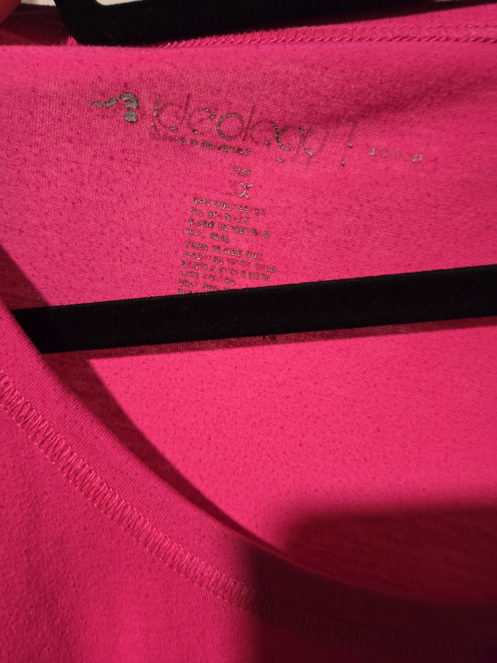 Women’s Hot Pink Short Sleeve Scoop Neck Performance Work Out Top - Picture 3 of 3